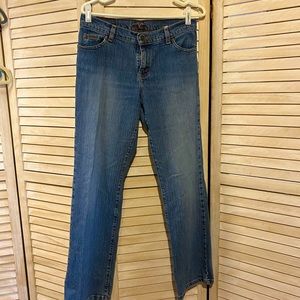 Eddie Bauer women’s classic fit straight leg jeans Size 6R